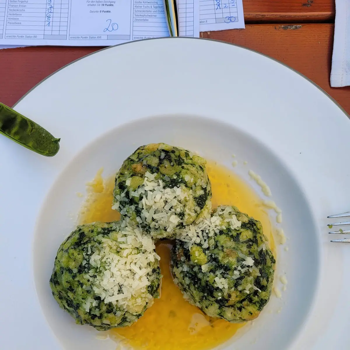 Spinatknödel Mit Parmesan Und Zerlassen Butter