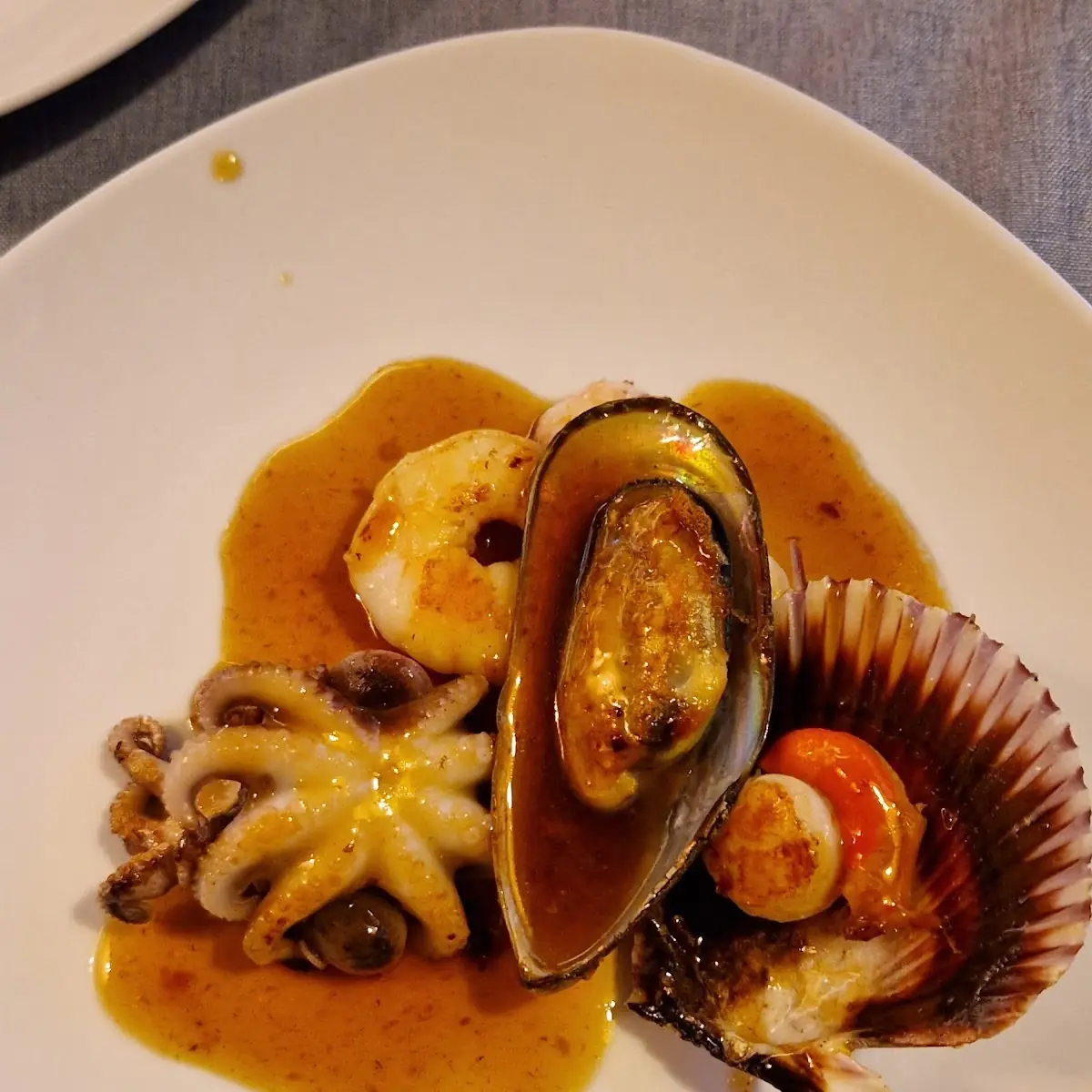 Gril De Fructe De Mare