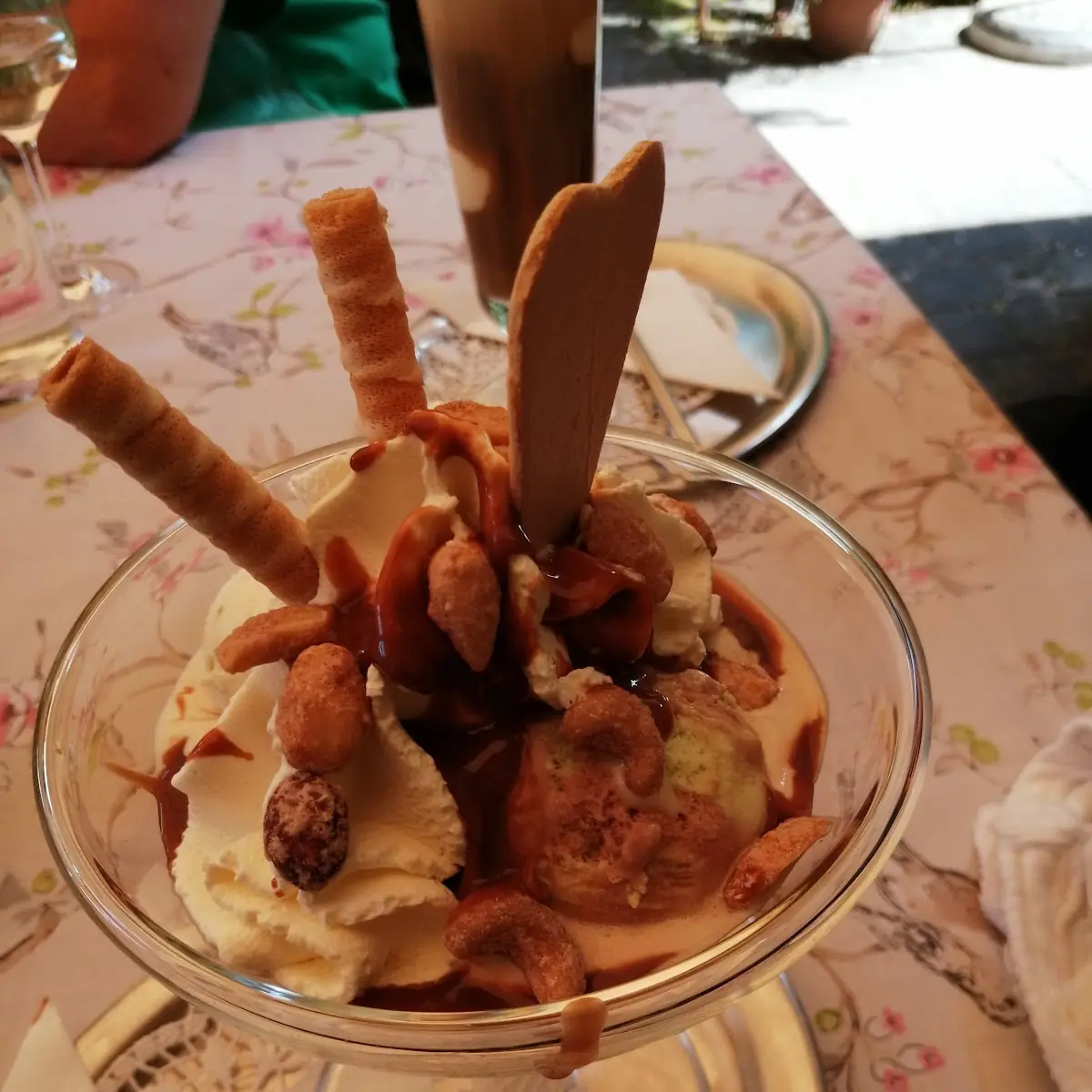 Nussbecher