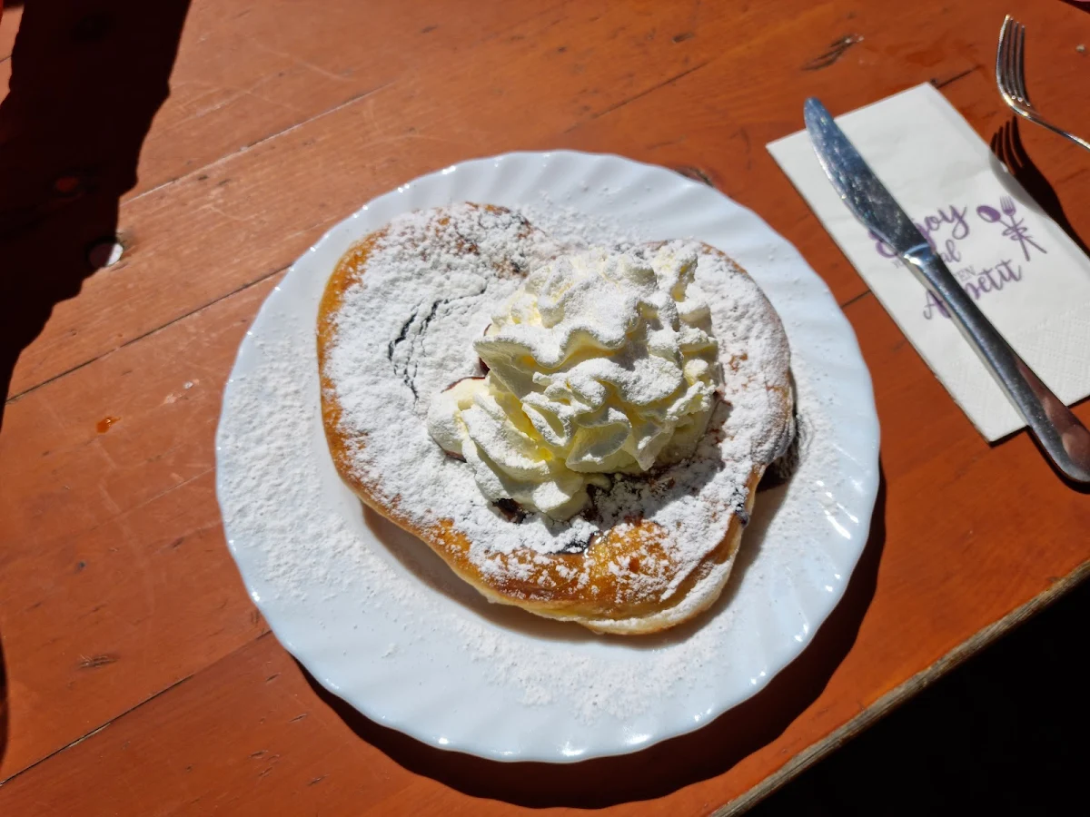 Vanilleeis Heidelbeermarmeladekrapfen Mit Obers