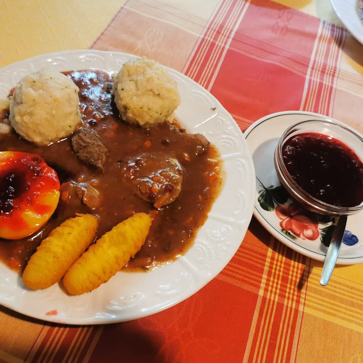 Schweinsbraten Mit Semmelknödel