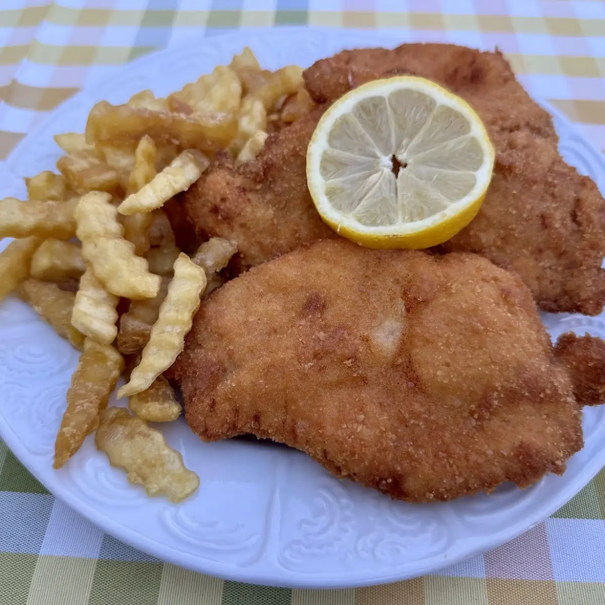 Surschnitzel Mit Salat