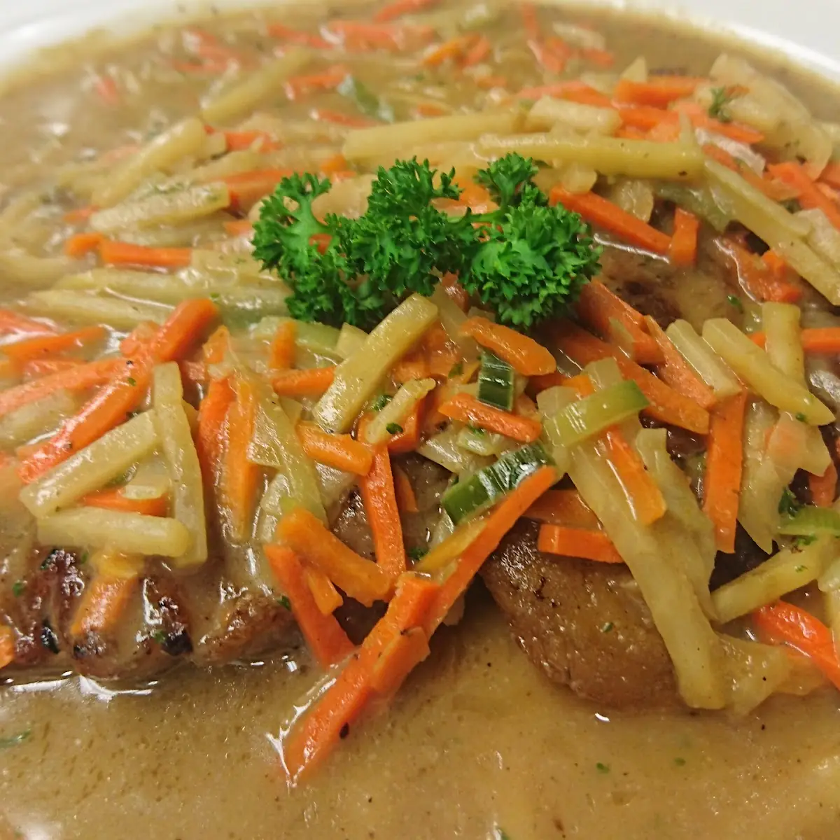 Rostbraten Mit Wurzelgemüse Regional