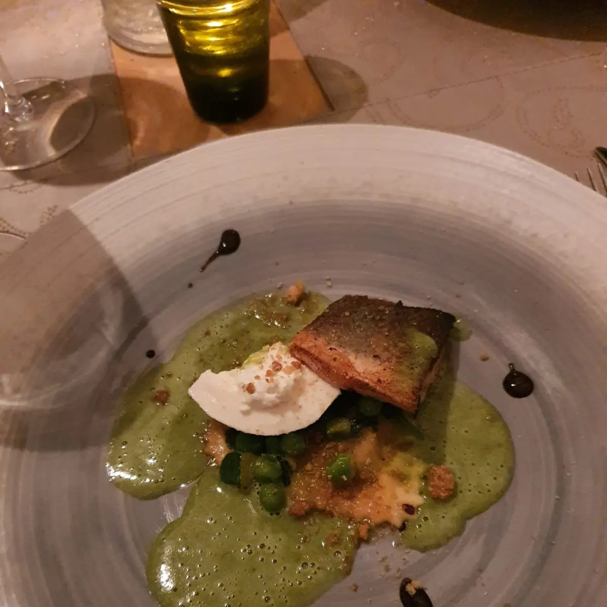 Steirischer Wolfsbarsch Auf Erbsenschaum Mit Erbsenravioli Mit Burrata