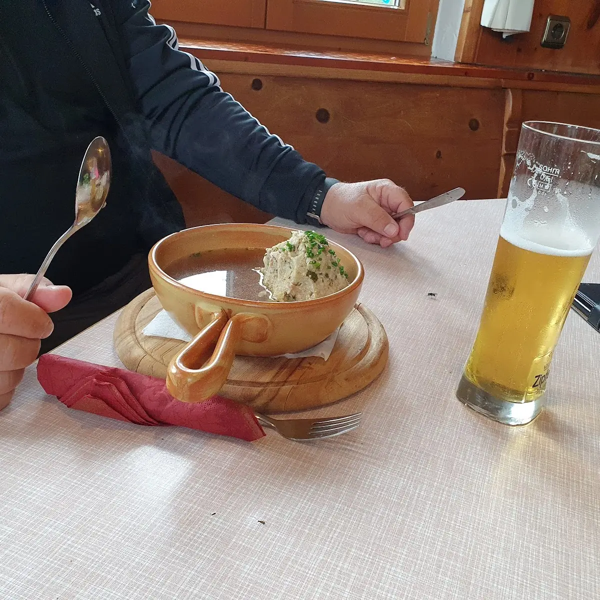 Leberknödelsuppe
