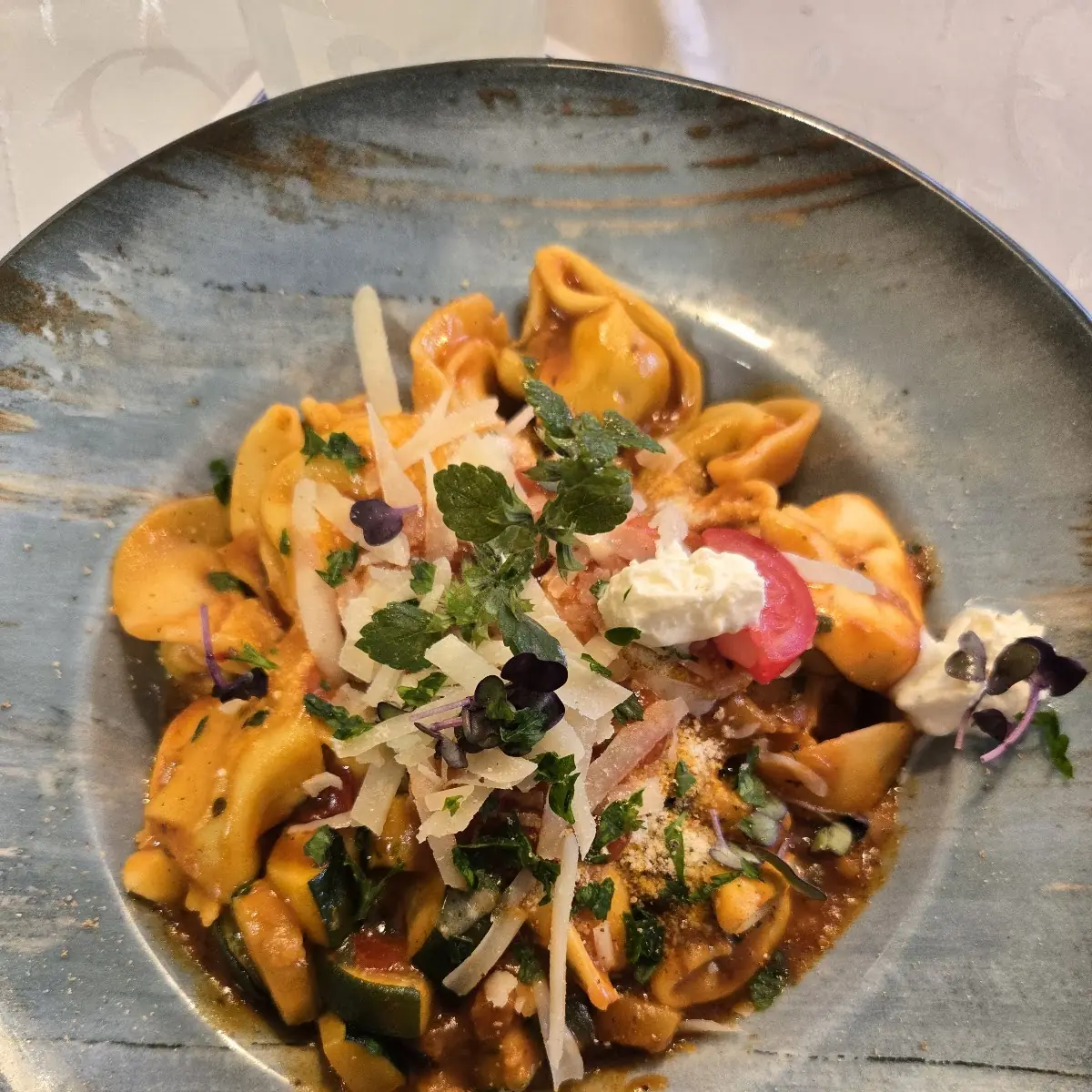 Tortellini Mit Spinat Tomaten & Zucchini