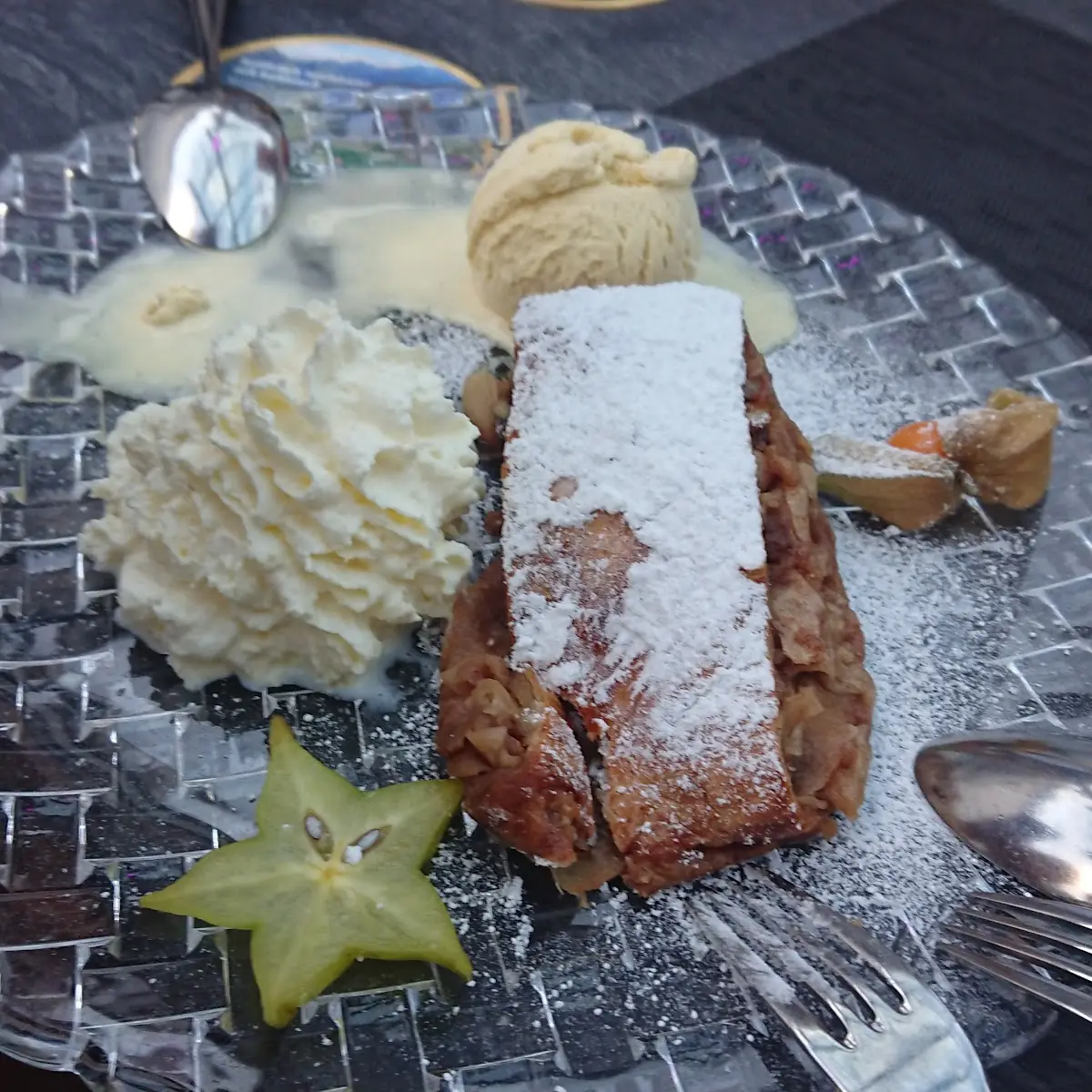 Apfelstrudeln