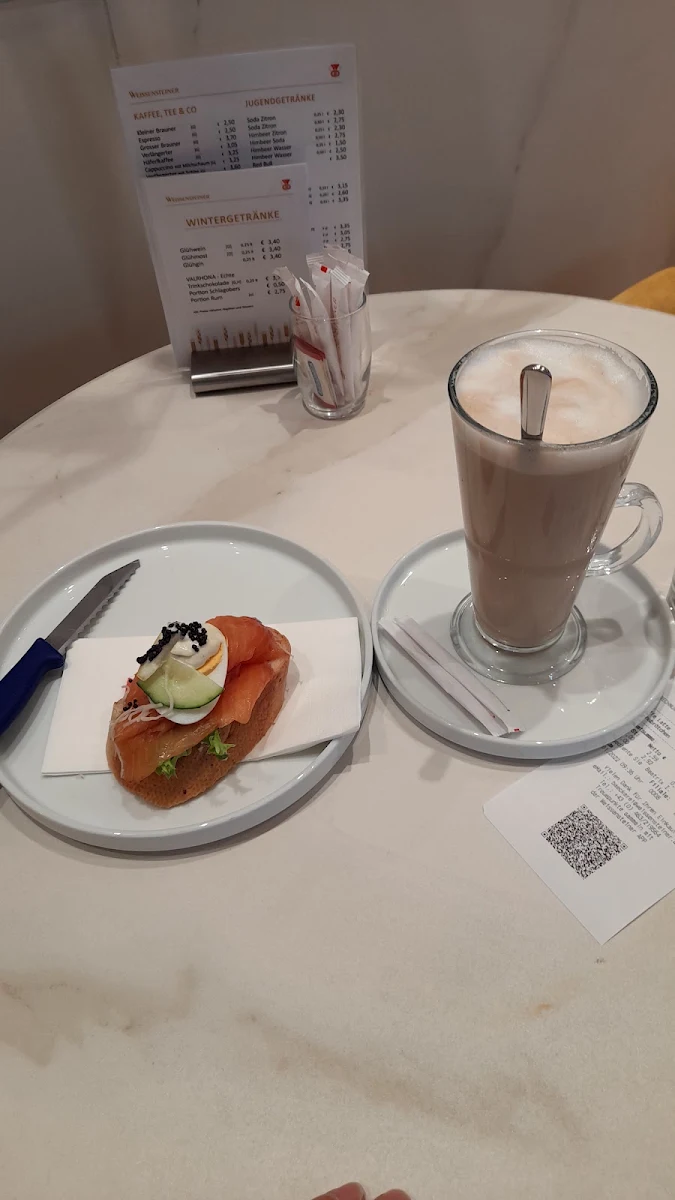 Lachsbrötchen U Late