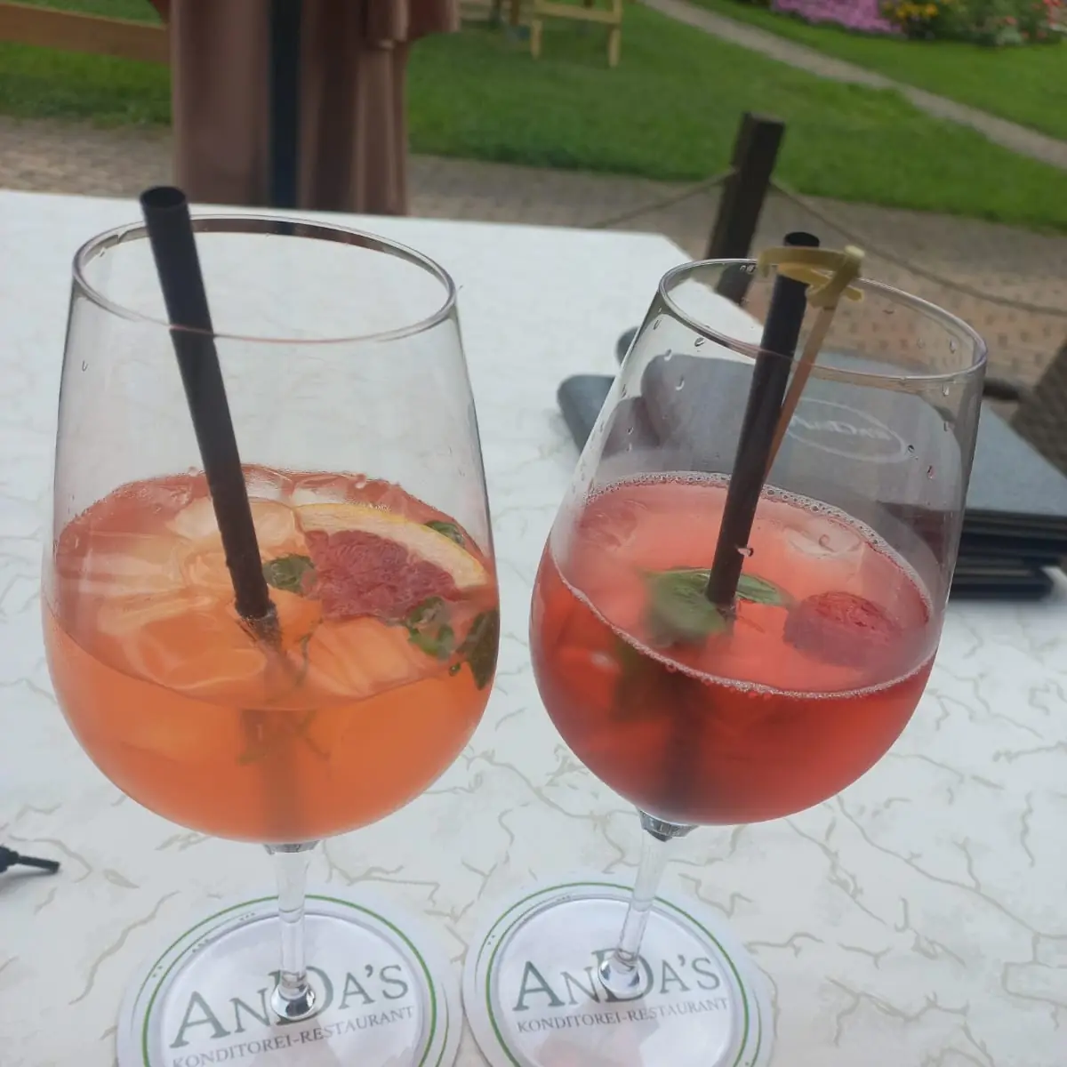 Grapefruit Und Erdbeerspritzer