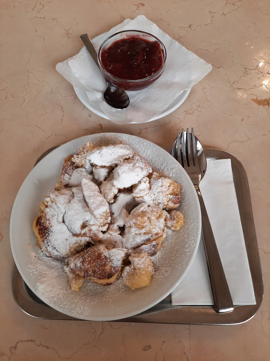 Kaiserschmarrn Mit Zwetschgenröster