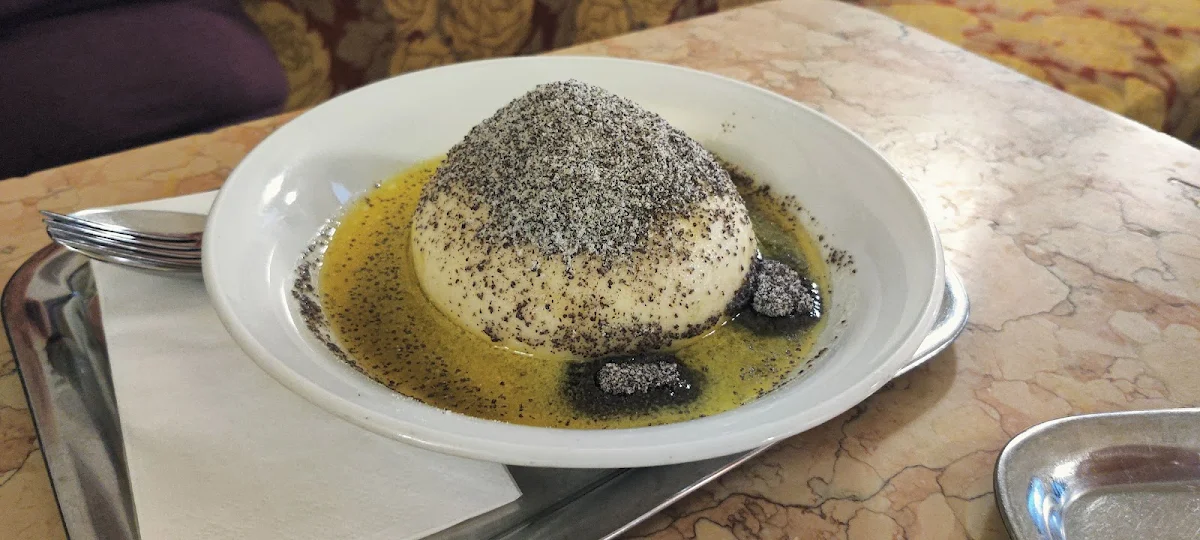 With Poppy Seed and Butter or Vanillasauce