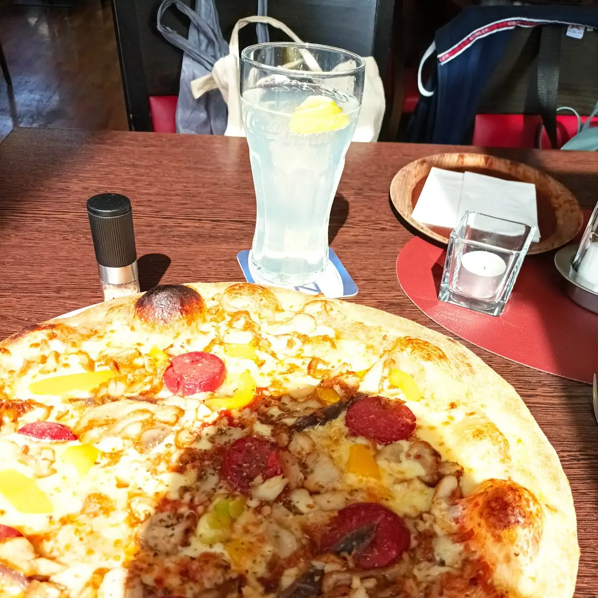 Hauspizza