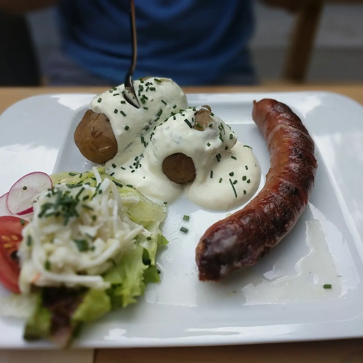 Käsekrainer Mit Ofenkartoffeln