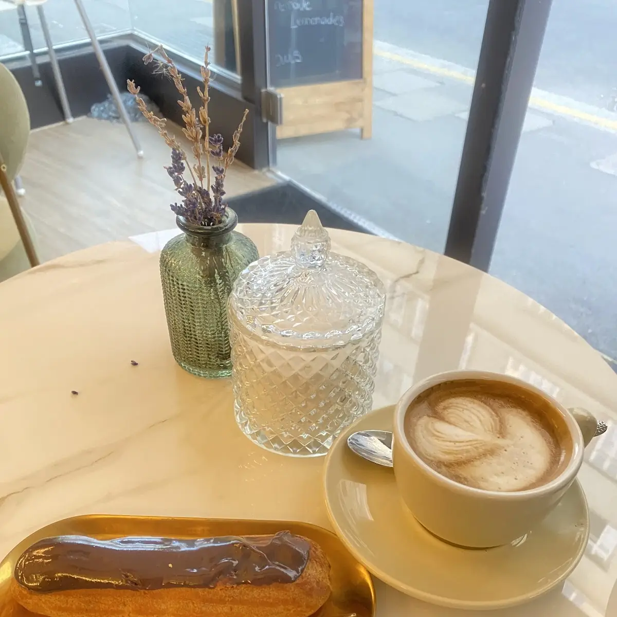 Chocolate Eclair