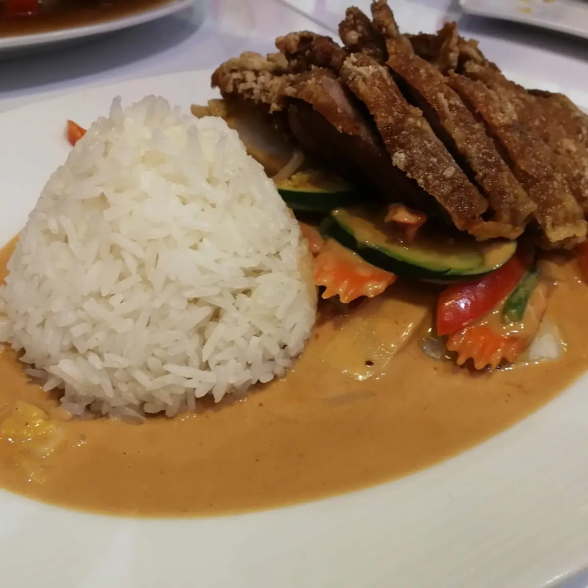 Knusprige Ente Mit Erdnusssoße