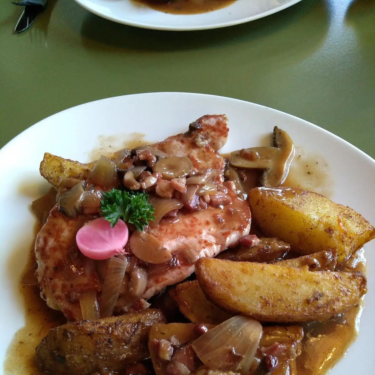 Kotlette Schwammerlsauce Bratkartoffeln