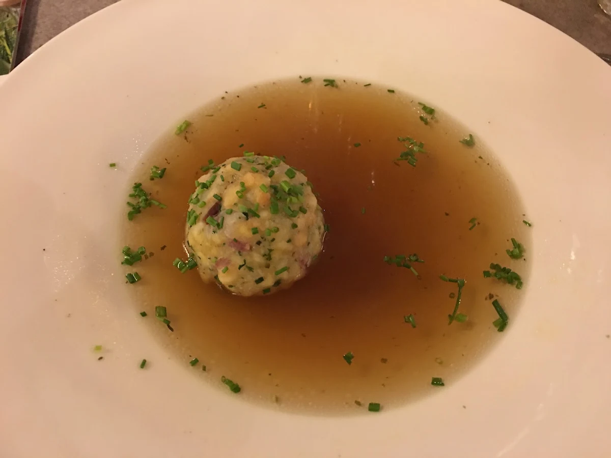 Leberknödelsuppe
