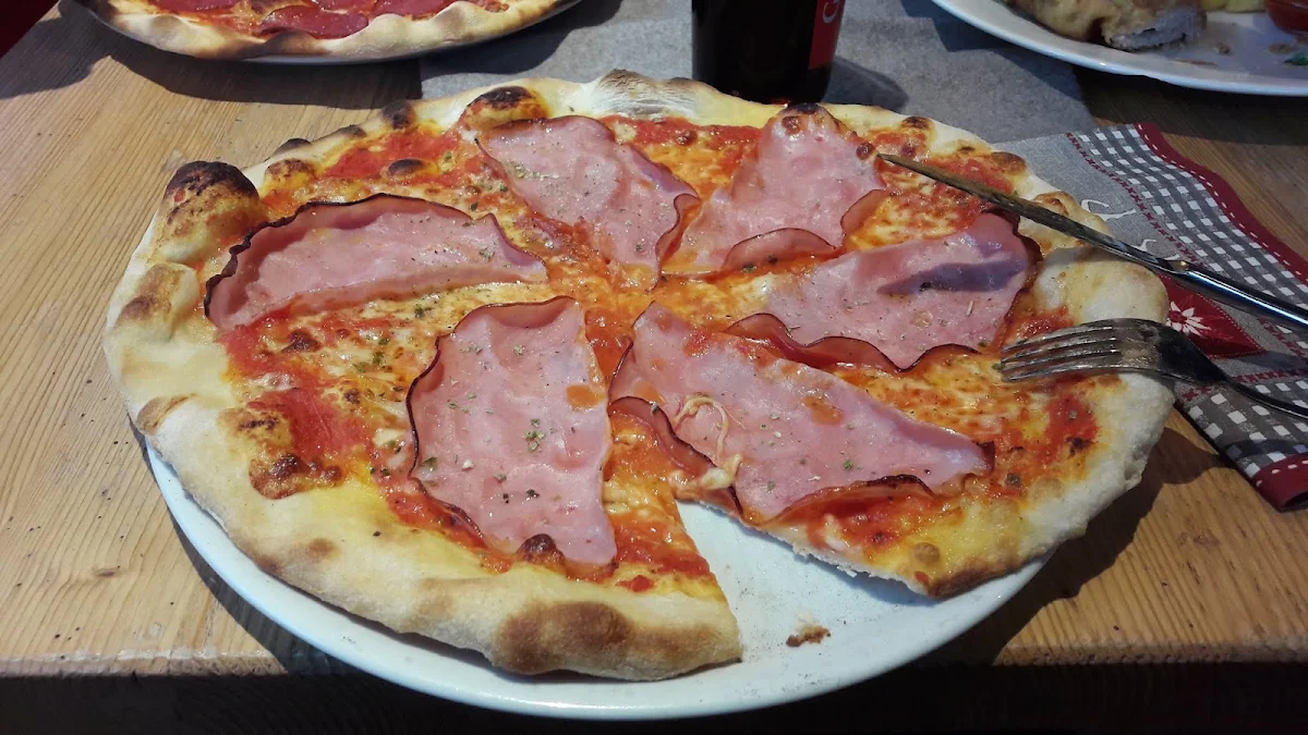 Schinken Pizza