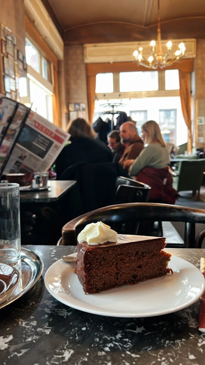 Sachertorte Und Apple Pie