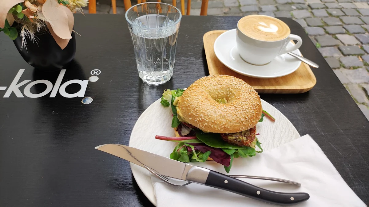 Bagel Mit Getrockneten Tomaten