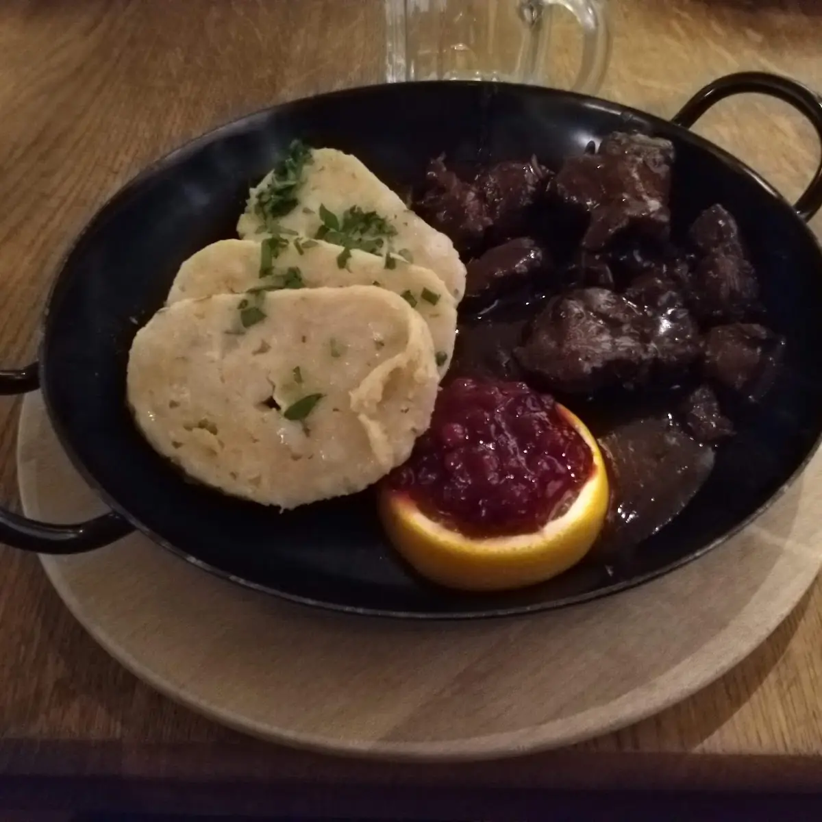 Hirschgulasch Mit Knödel