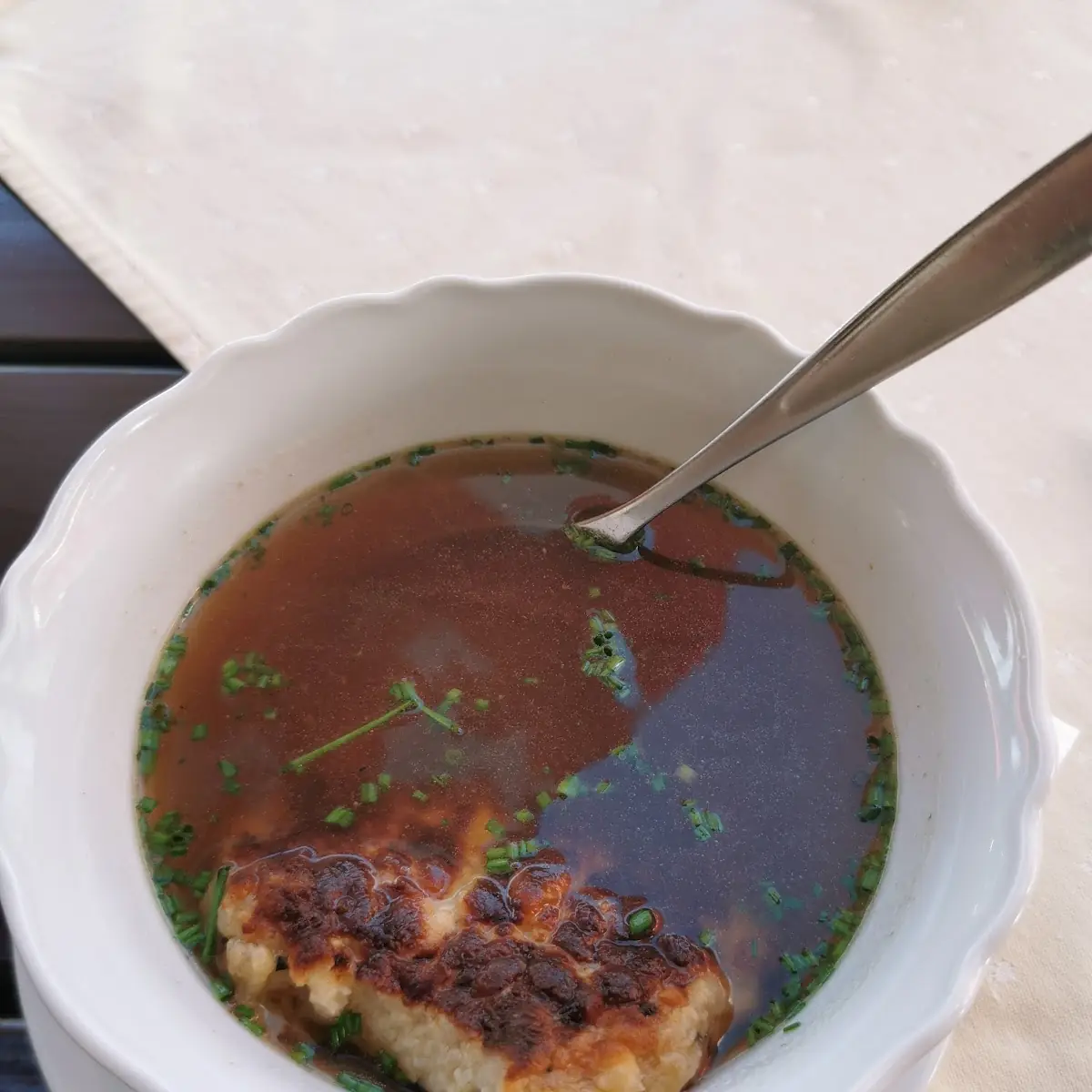 Rindssuppe Mit Kaspressknödel