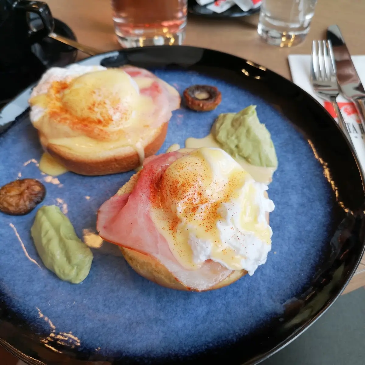 Eggs Benedetto
