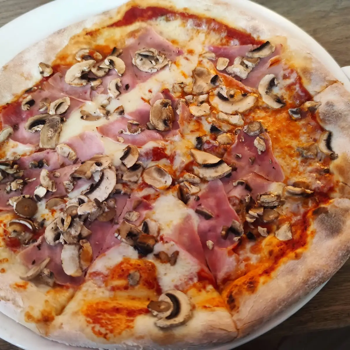 Pizza Prosciutto E Funghi
