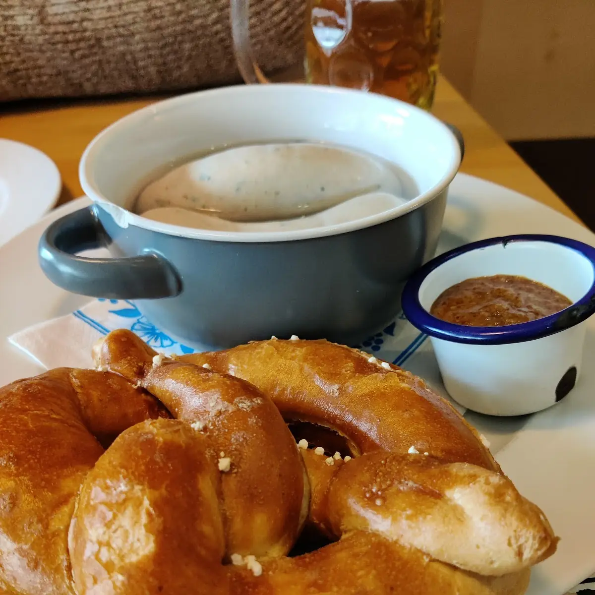Weißwurst Mit Bretzen