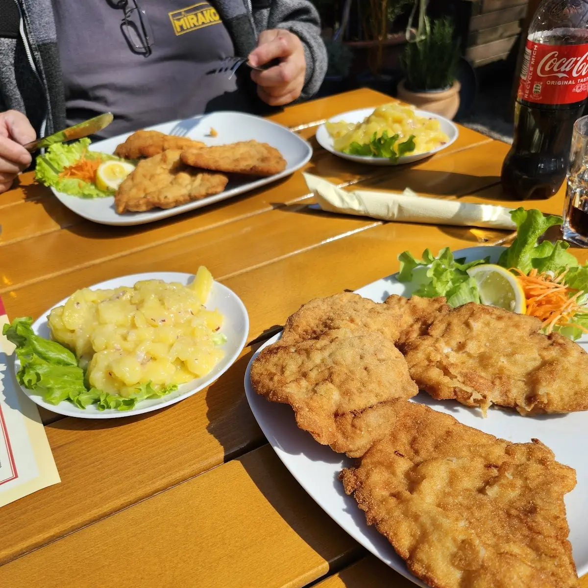 Hühner- Cordonbleu Mit Erdäpfelsalat