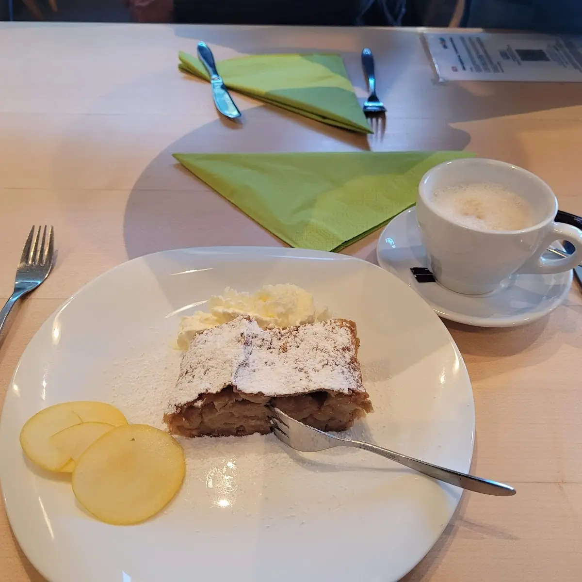Apfelstrudel