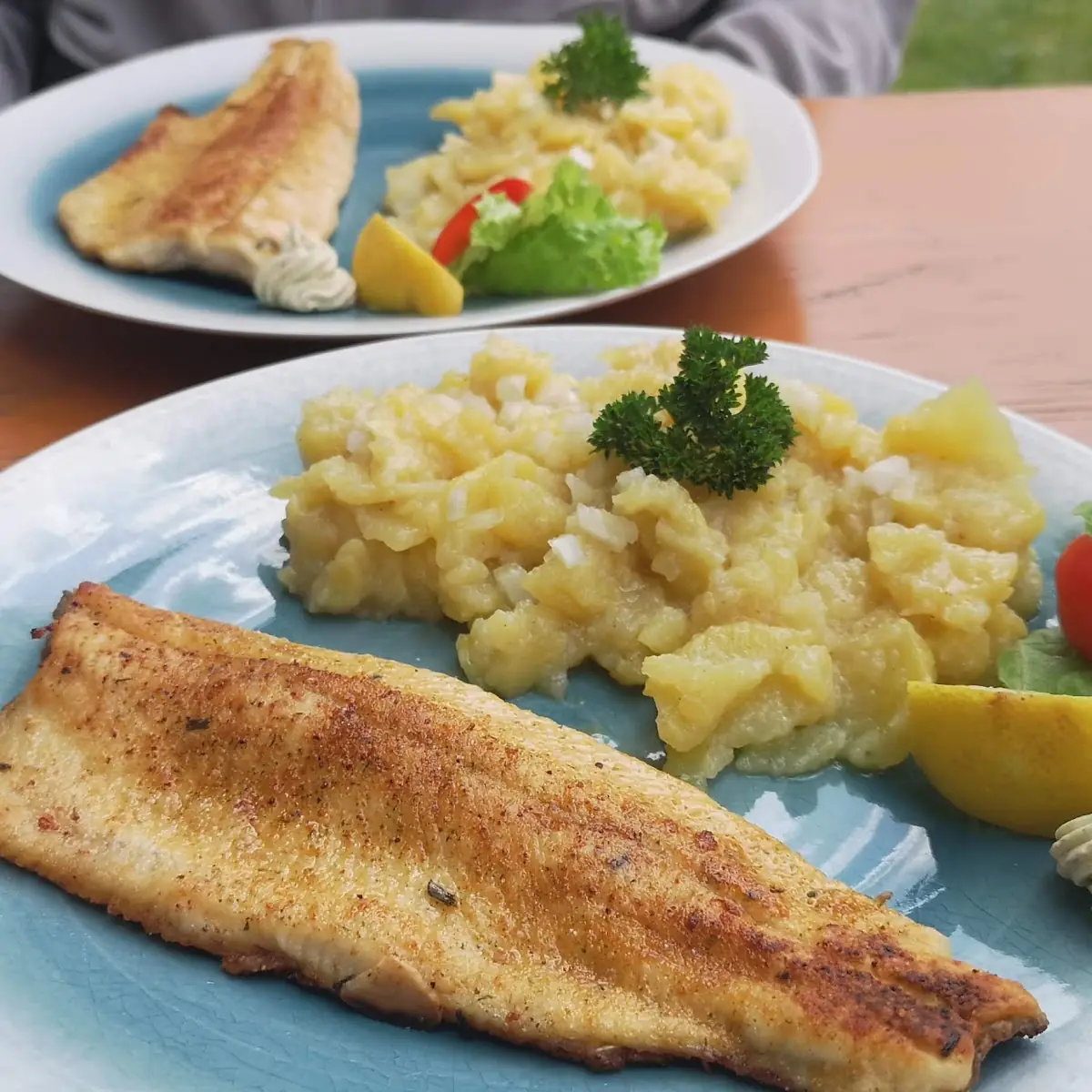 Gebratene Forelle Mit Kartoffelsalat