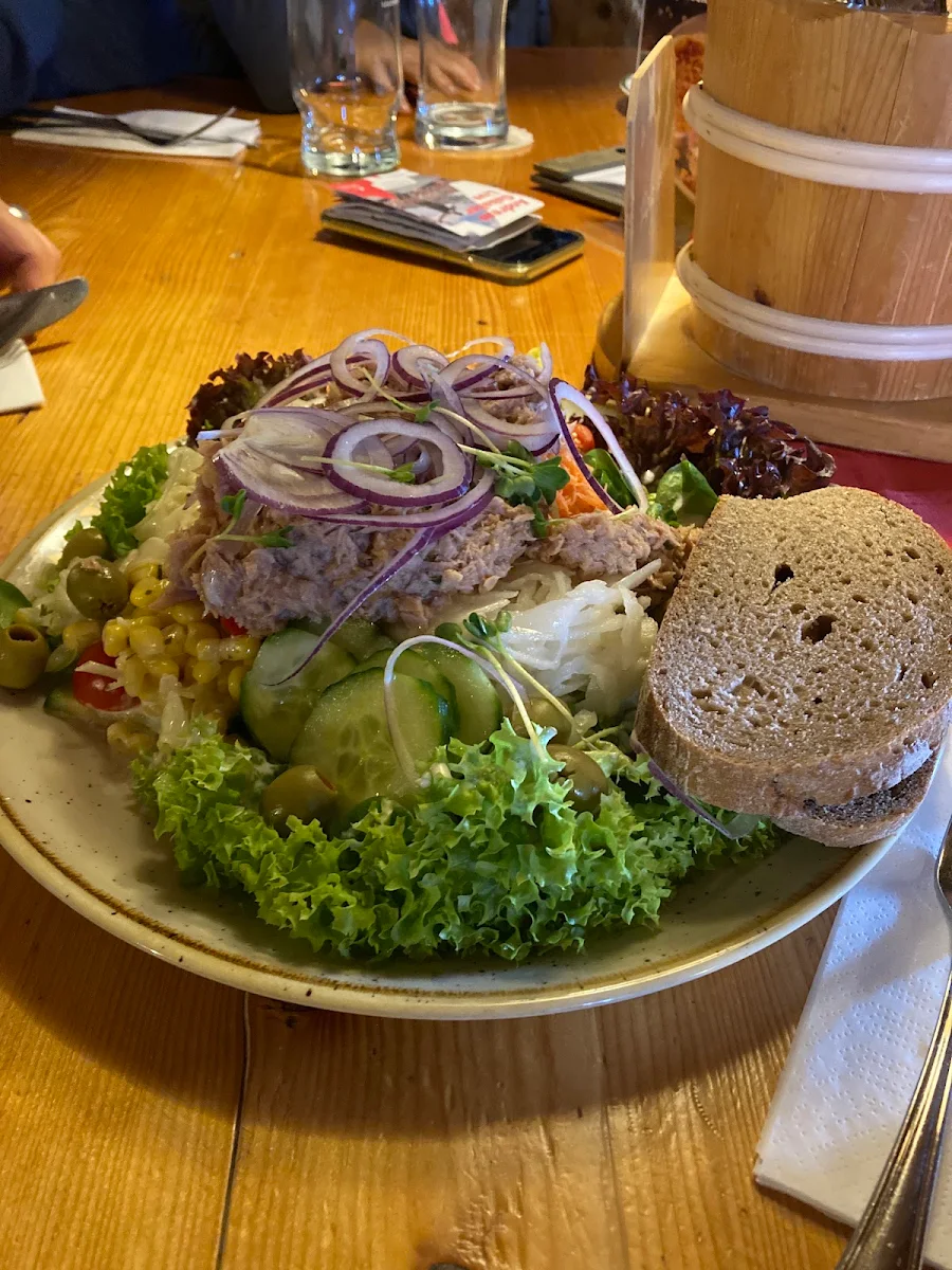 Salatplatte Mit Thunfisch