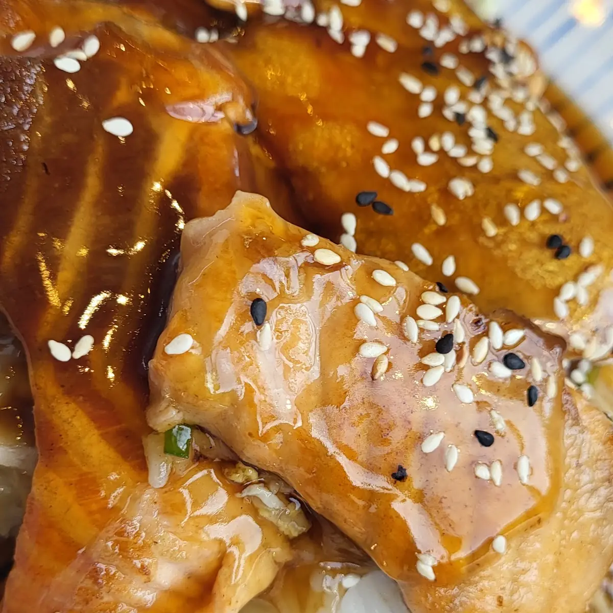 Lachs Teryiaki Mit Reis