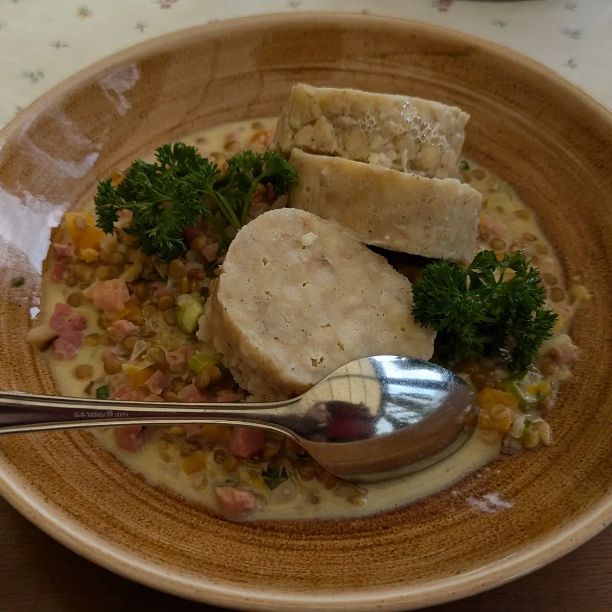 Specklinsen Mit Serviettenknödel