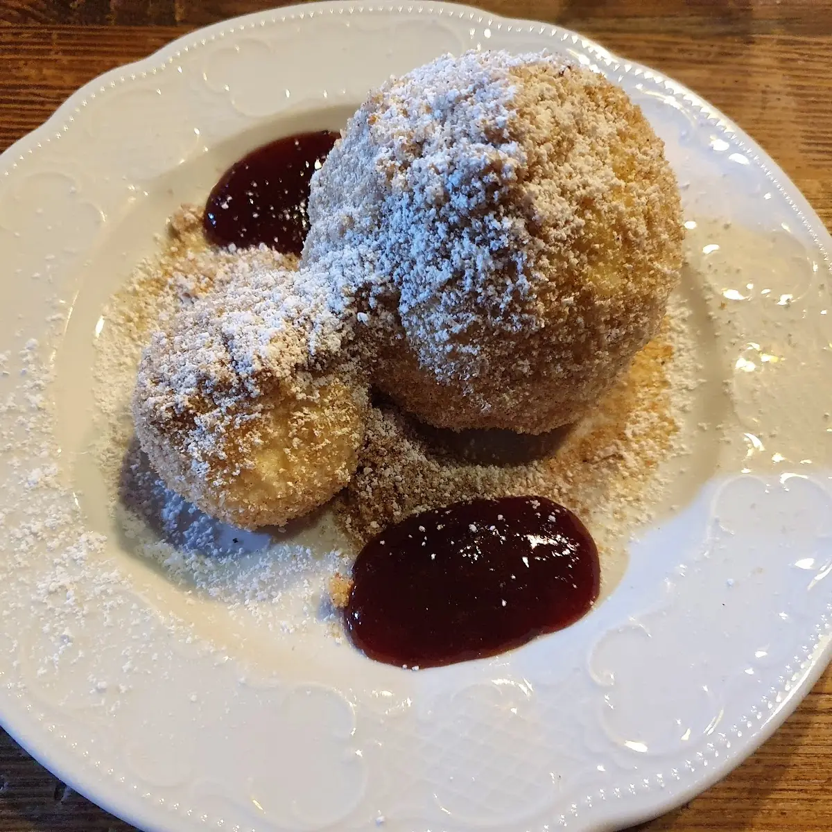 Topfen- Und Marillenknödel