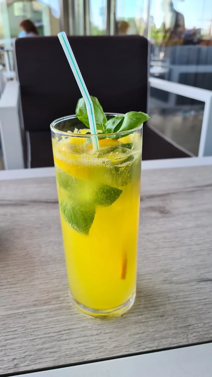 Orange Ingwer Basilikum Lemonade
