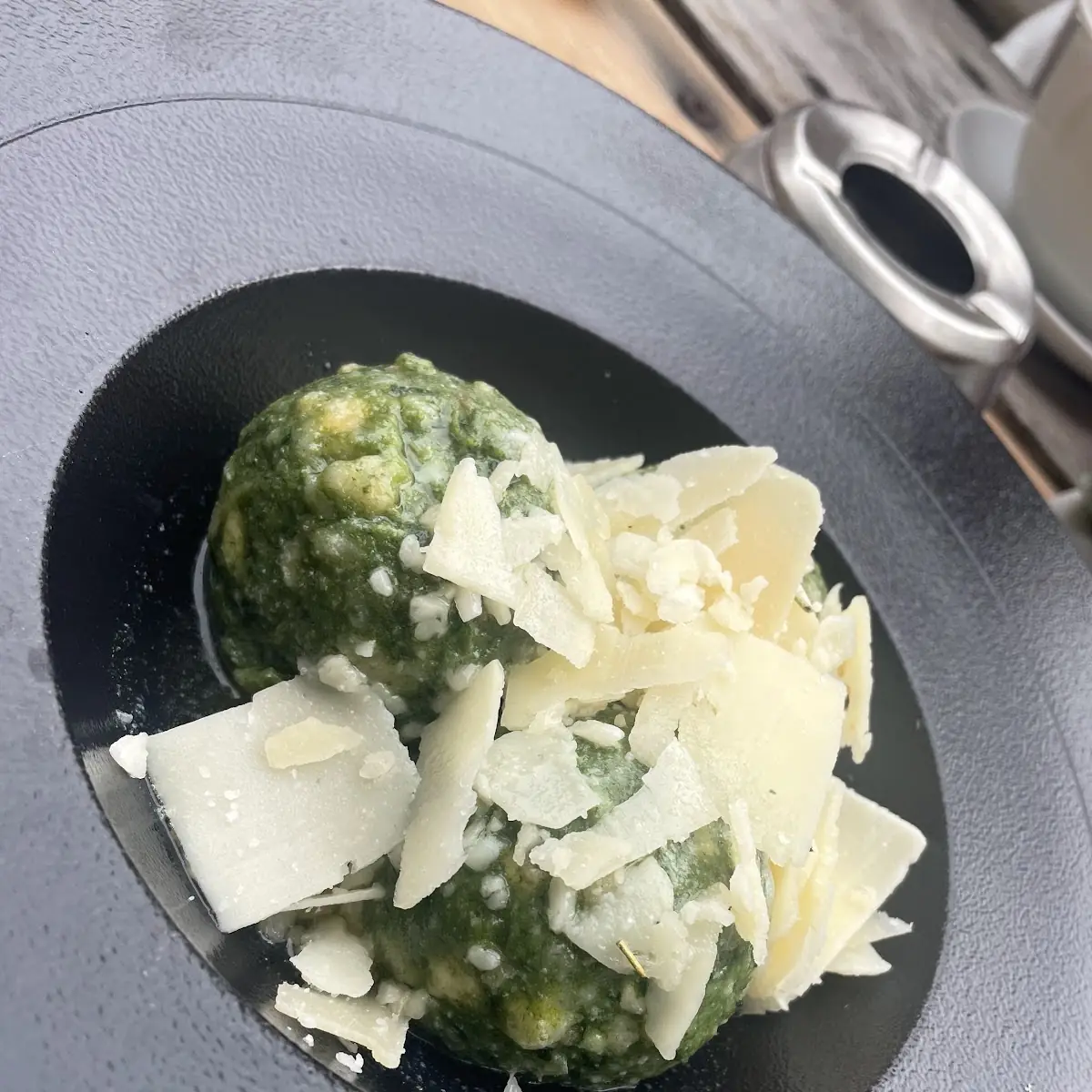 Spinatknödel Mit Brauner Butter Und Parmesan