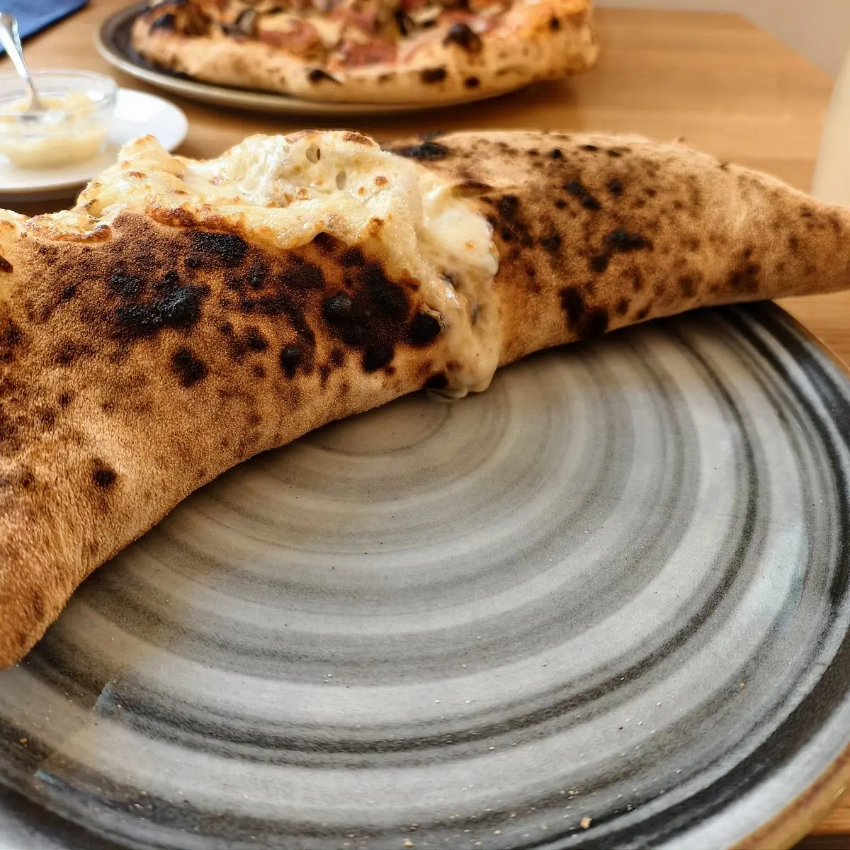 Pizza Due Sapori Calzone