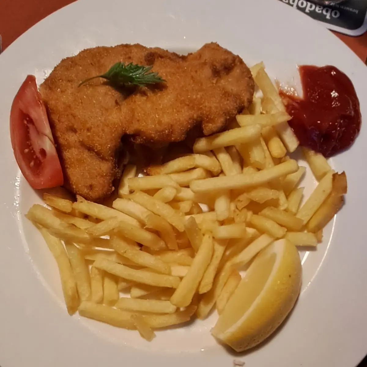 Wiener Schnitzel Mit Pommes Frites