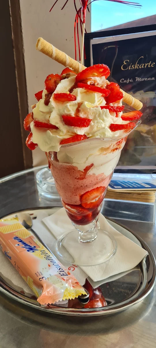 Erdbeerbecher