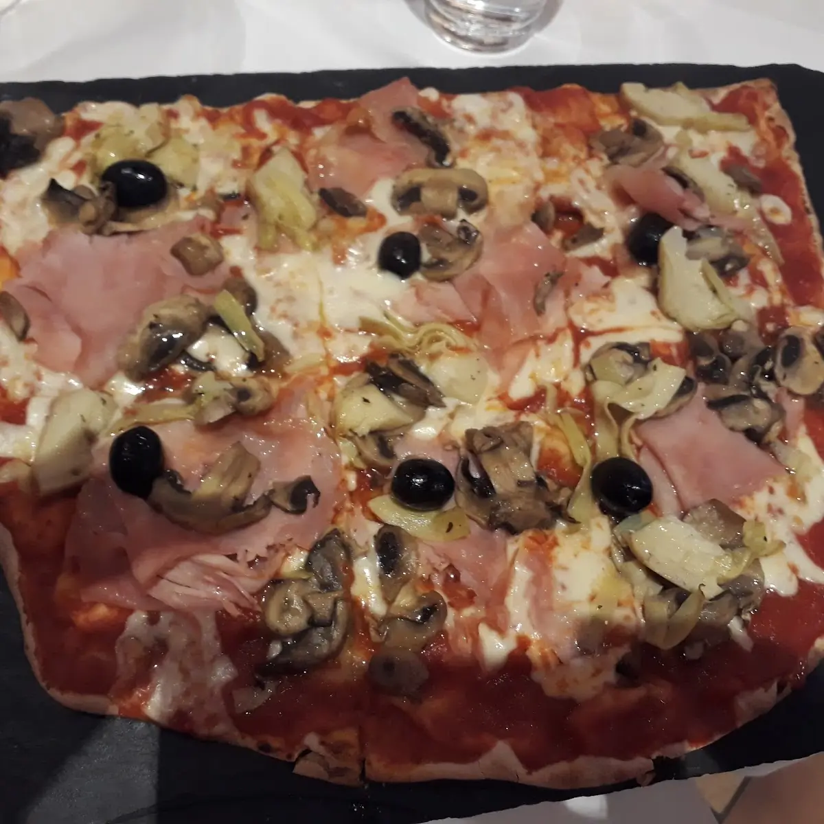 Pizza Capricciosa