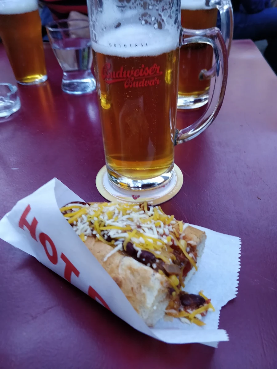 Chili Dog Und Budweiser