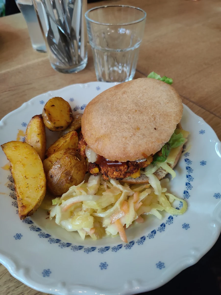 Vegetarischer Barbecue Cheeseburger