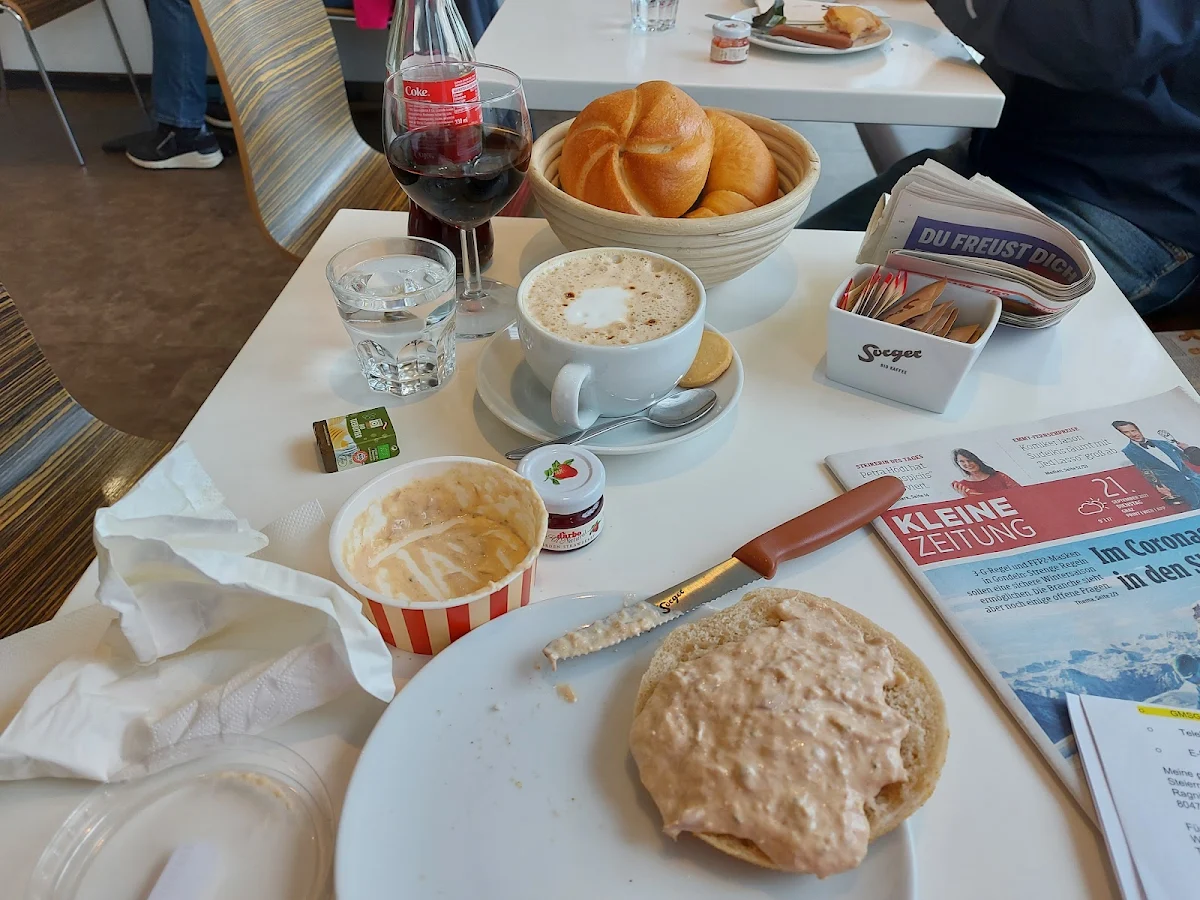 Frankowitsch Thunfischaufstrich Mit Bagel Chai Latte Cola Semmeln