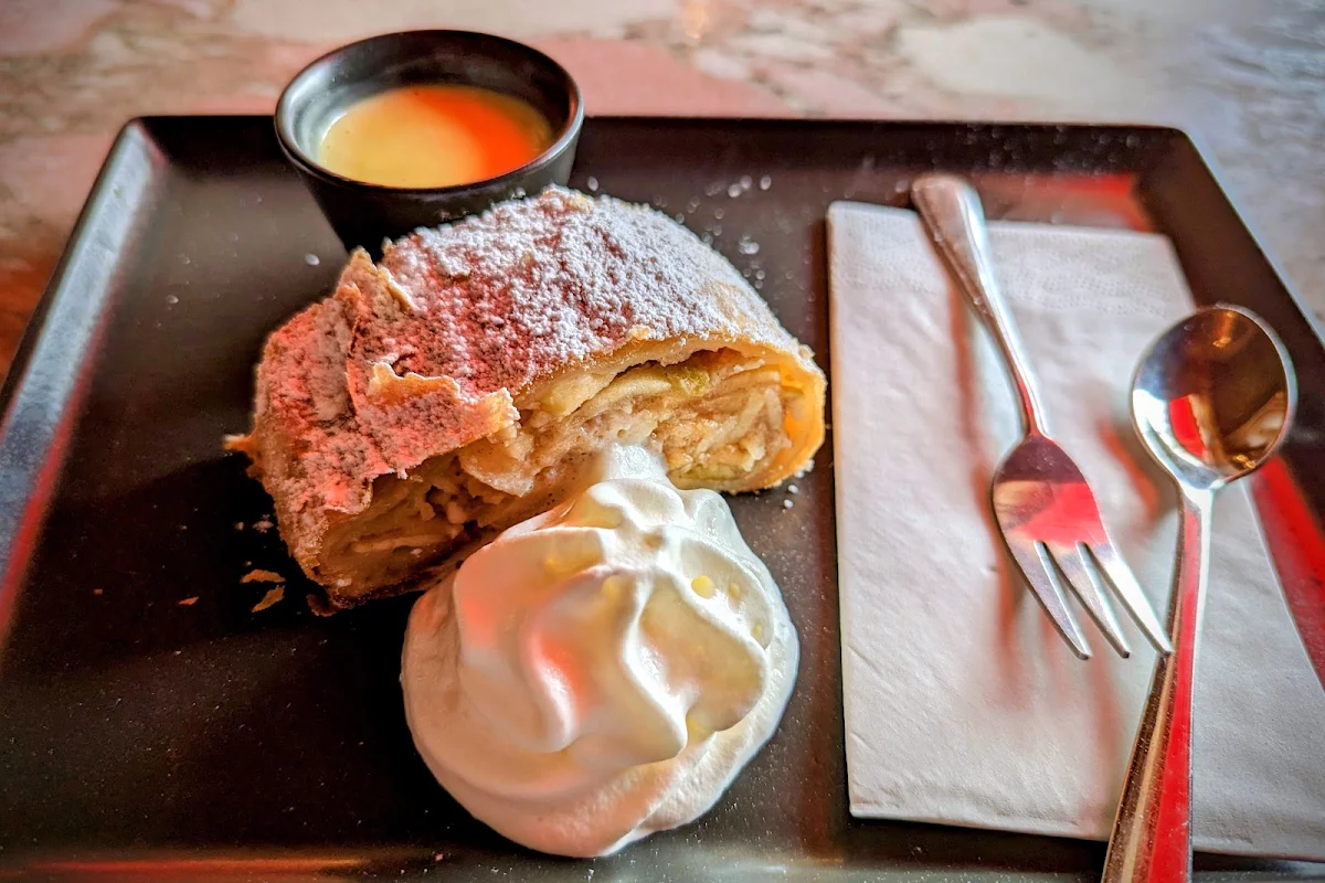 Apfelstrudel