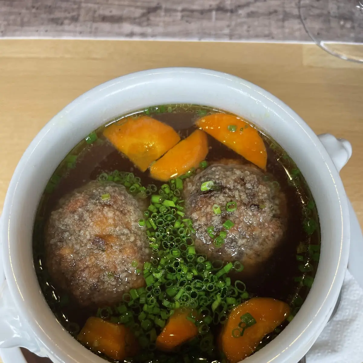 Leberknödelsuppe