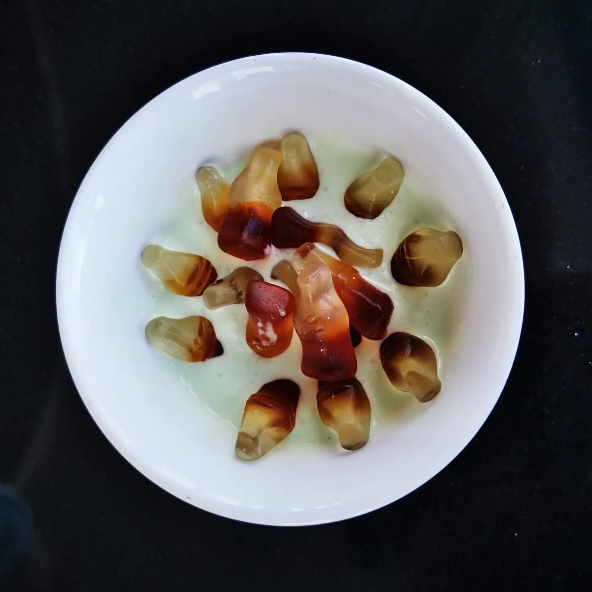Pisácia Fagyi Cőlás Gumicukorral, Yummy Restaurant - Zhu KG