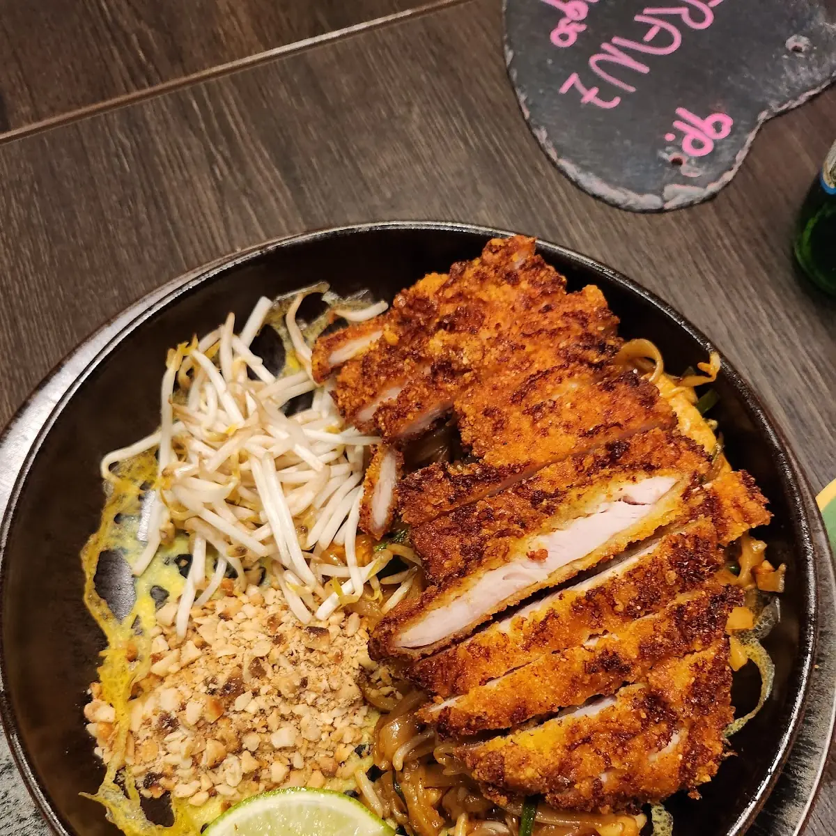Pad-thai Mit Crispy Chicken