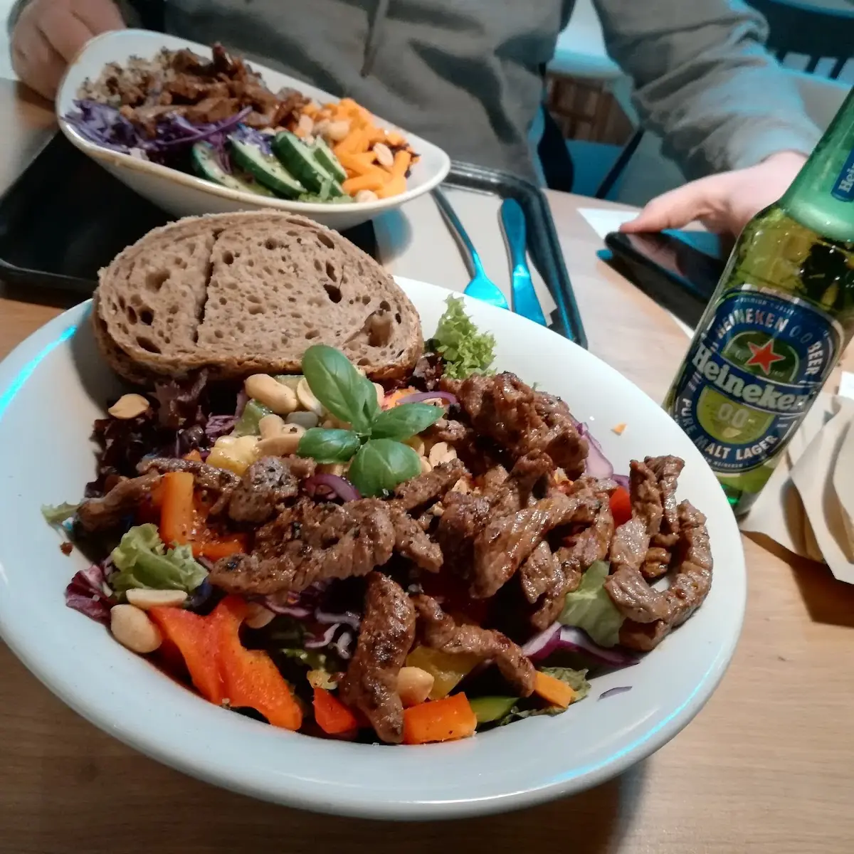 Salat Mit Rinderstreifen